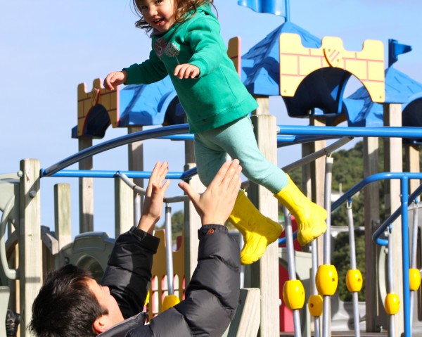 MOVEMENT - ALICE WITH HER DADDY - CATCHING SOME AIR!