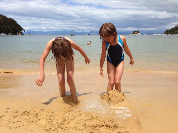 Gold sands at Kaiteriteri beach, gateway to the Abel Tasman National Park