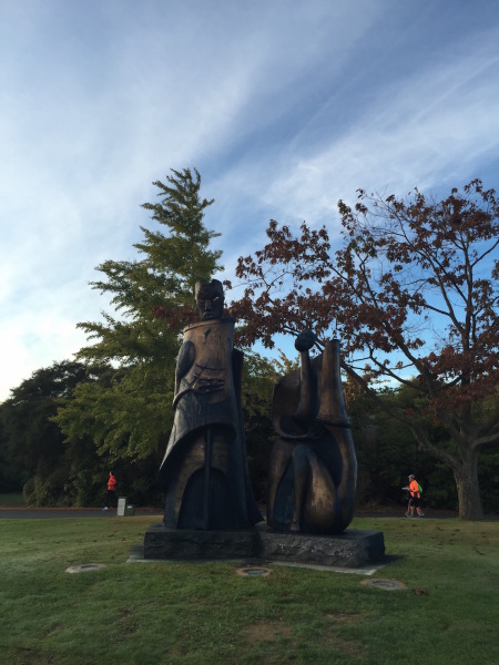 Making my way to the start line, admiring the sculptures and gorgeous autumn colours.